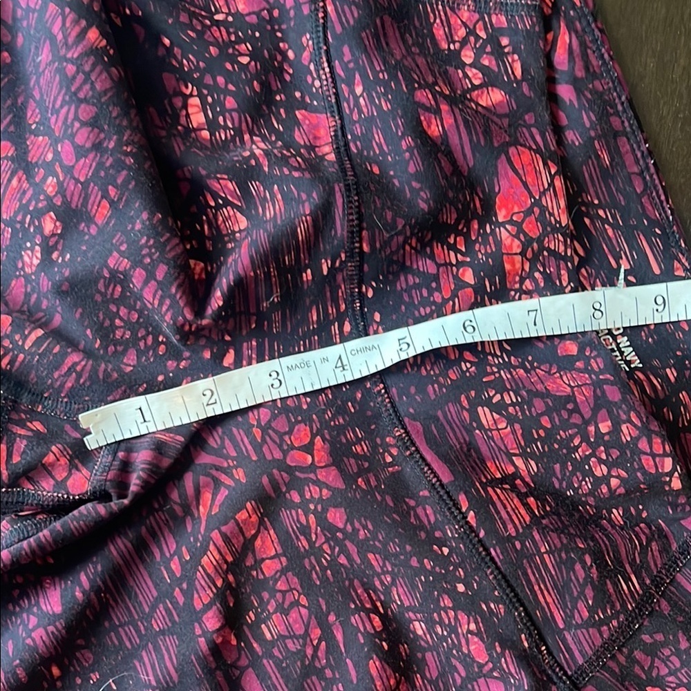 Old Navy Active 3/4 length Leggings size M - Picture 10 of 13